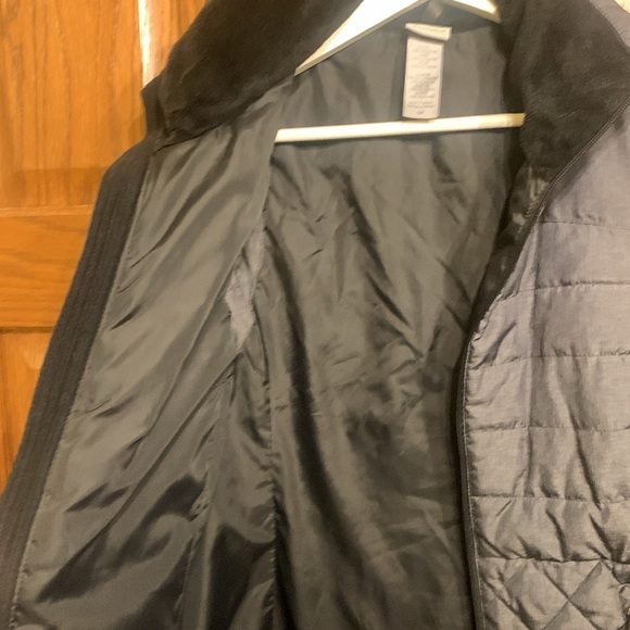 Women’s small puffy vest by Champion - Picture 5 of 5